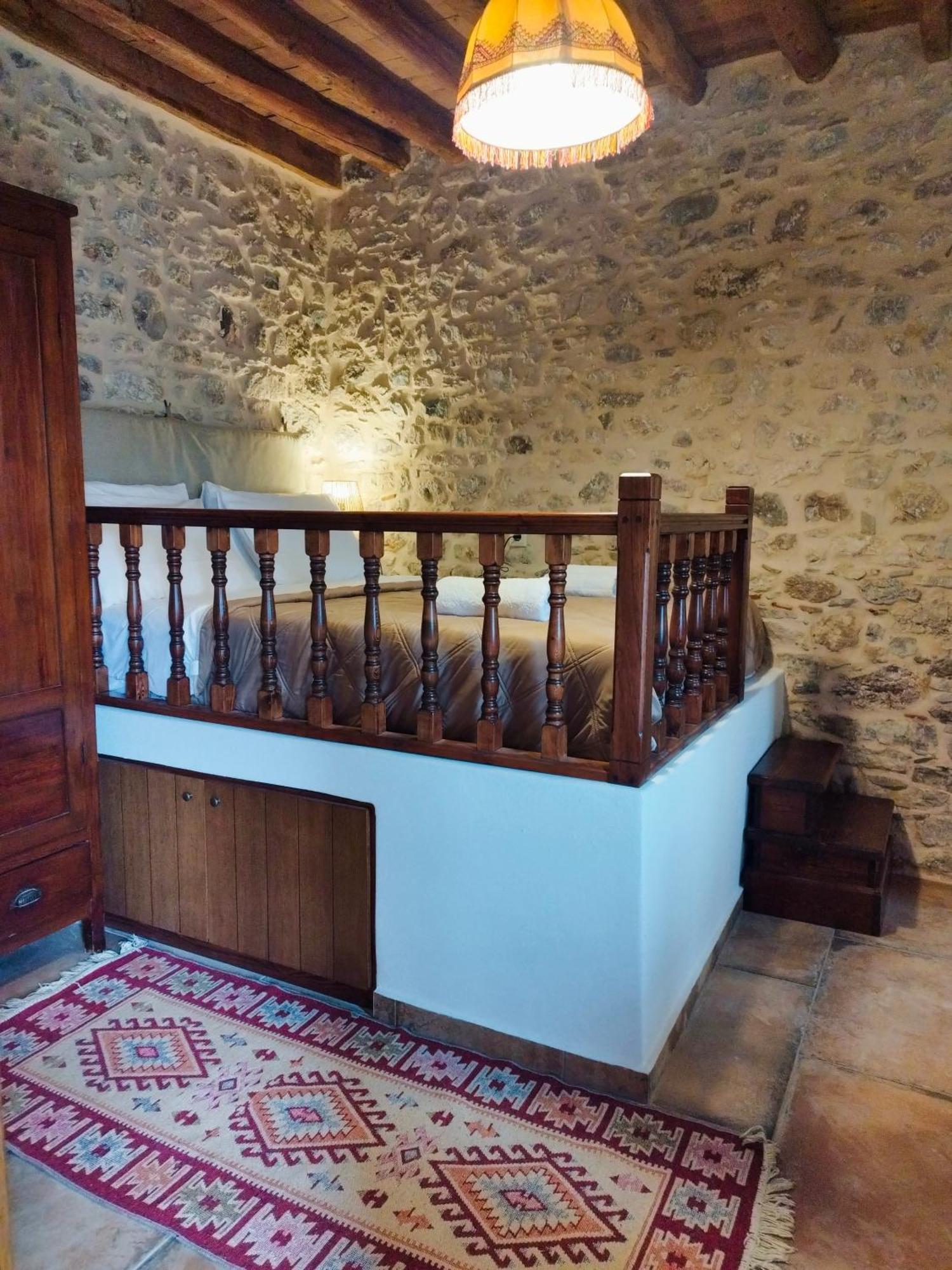 Prázdninový dům Thelya - Stone House Apollona