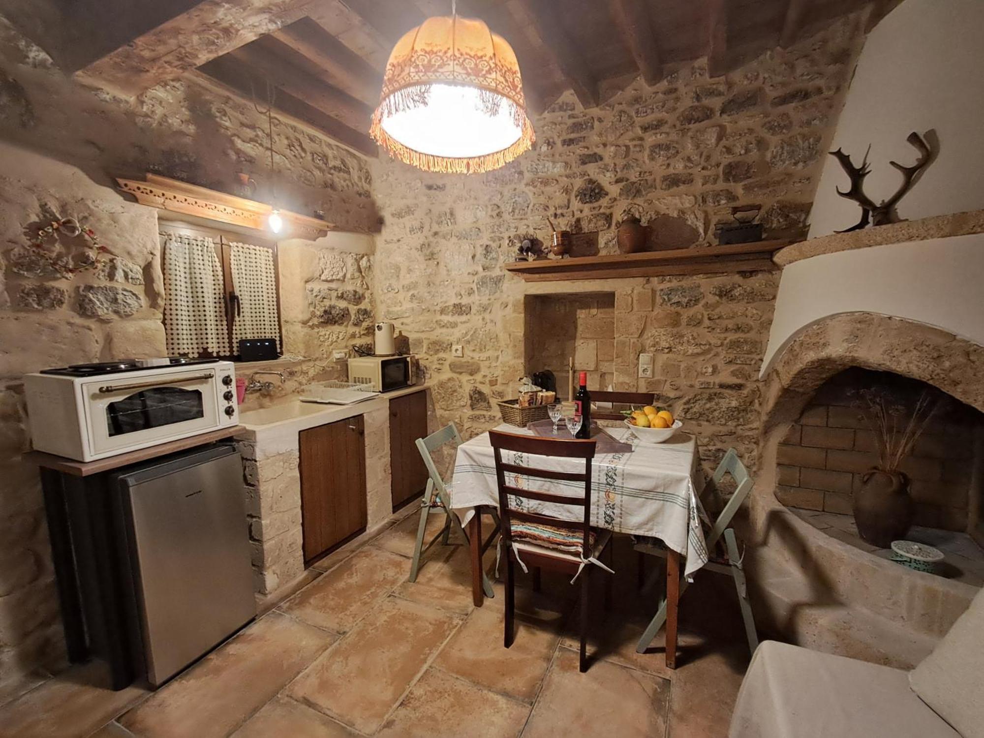 Thelya - Stone House Prázdninový dům *