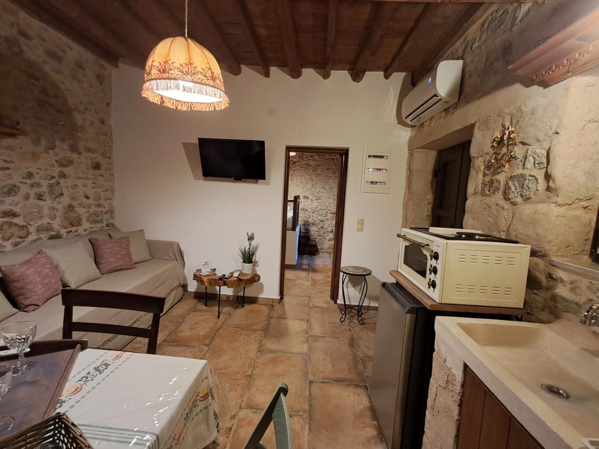 Thelya - Stone House * Apollona
